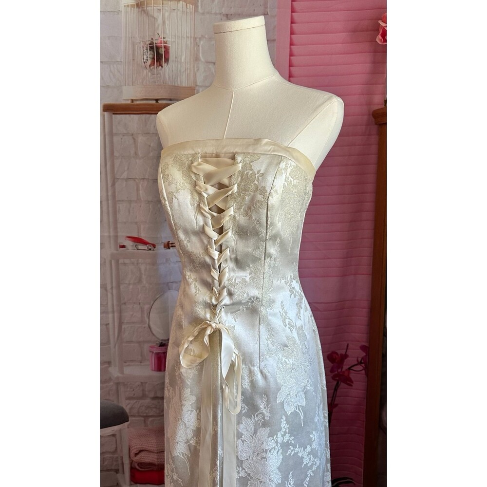 Vintage Ivory Floral Brocade Bridal Gown Strapless Lace-Up Wedding Dress - Picture 3 of 10